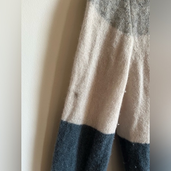 Claudia Nichole 100 % Cashmere Striped Hooded Sweater - Gray and Blue - Picture 5 of 10